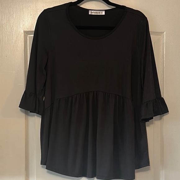 Bobeau Black Relaxed Ruffled Blouse - Picture 1 of 7